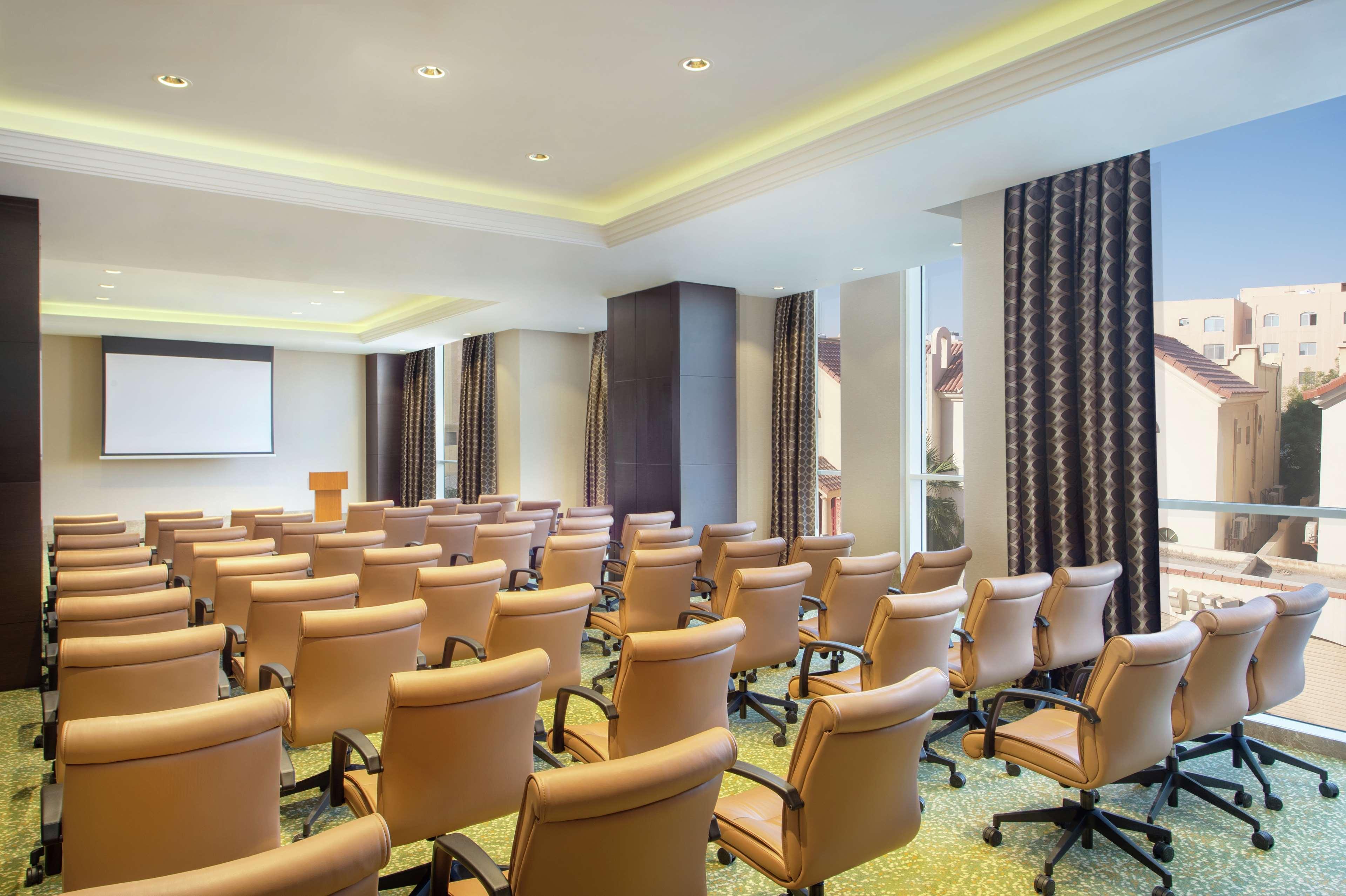 ホテル ダブルツリー バイ ヒルトン ドーハ アル サッド エクステリア 写真 Meeting room