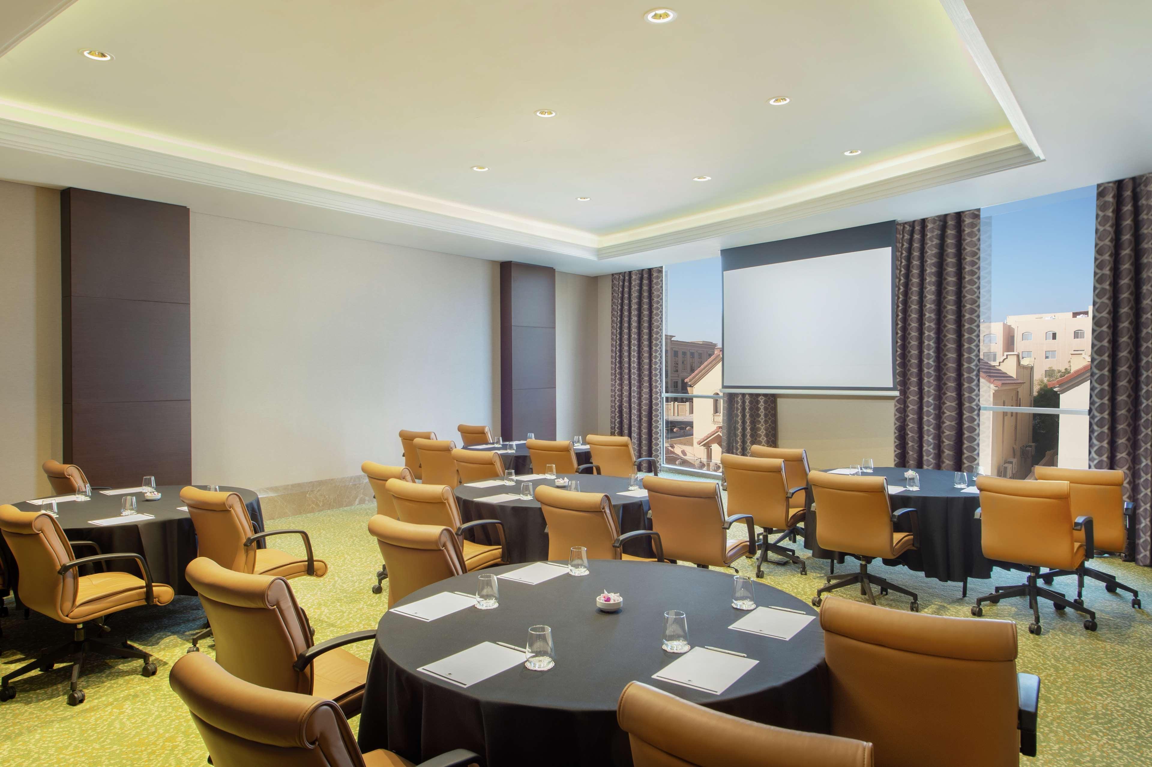 ホテル ダブルツリー バイ ヒルトン ドーハ アル サッド エクステリア 写真 Meeting room