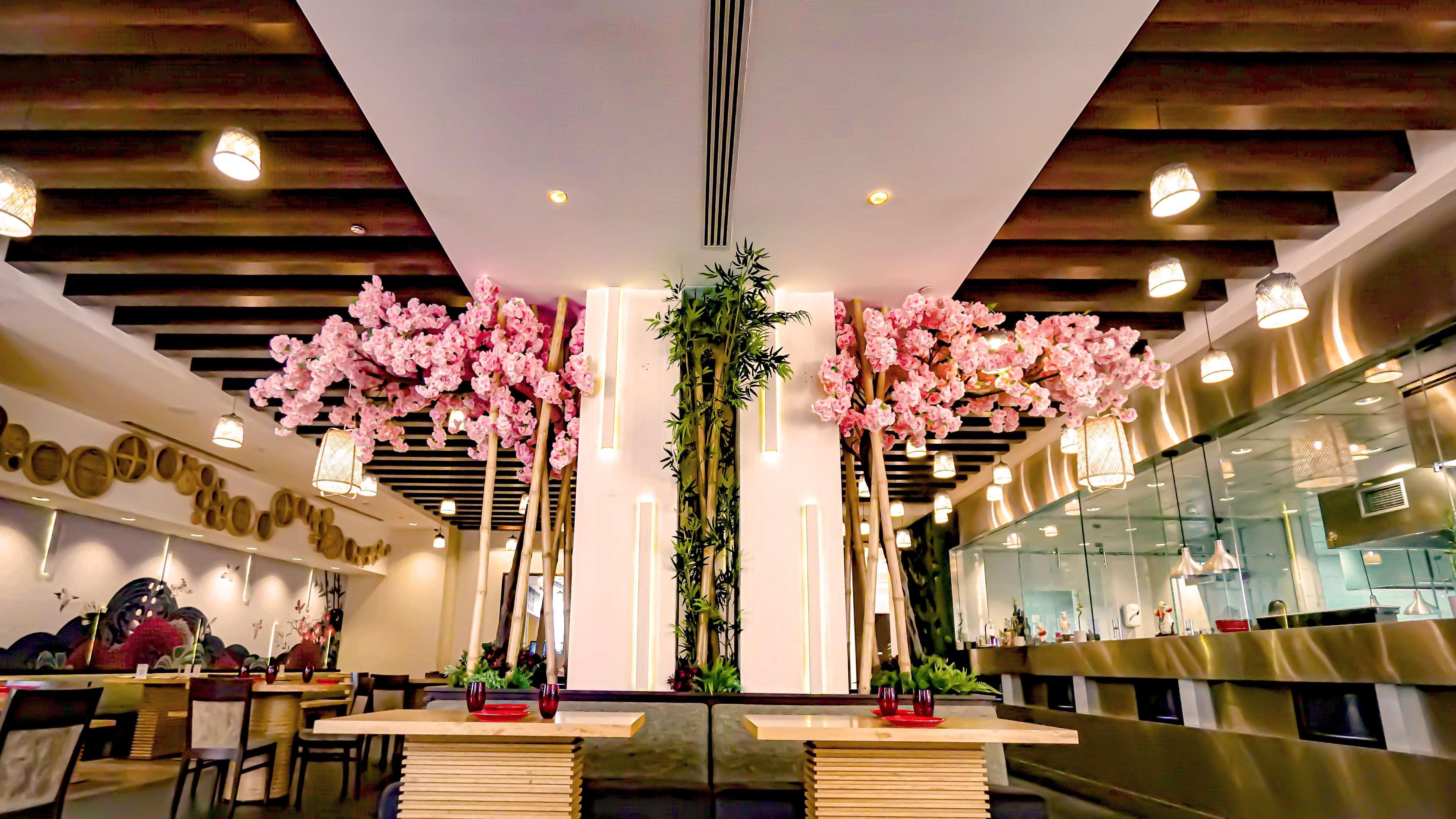 ホテル ダブルツリー バイ ヒルトン ドーハ アル サッド エクステリア 写真 Interior of a restaurant in the United Arab Emirates